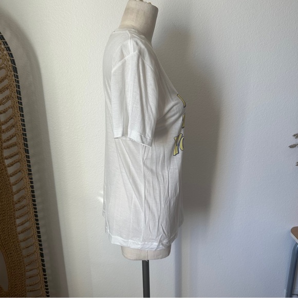 Junk Food Clothing The Beatles "I Want To Hold Your Hand" Tee - Picture 3 of 4